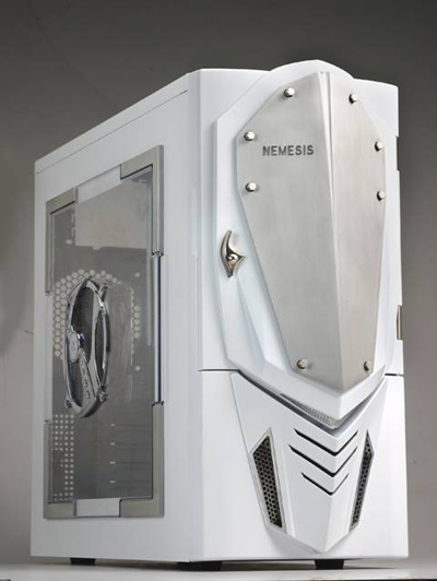 white_nemesis_Photo.jpg (103942 bytes)